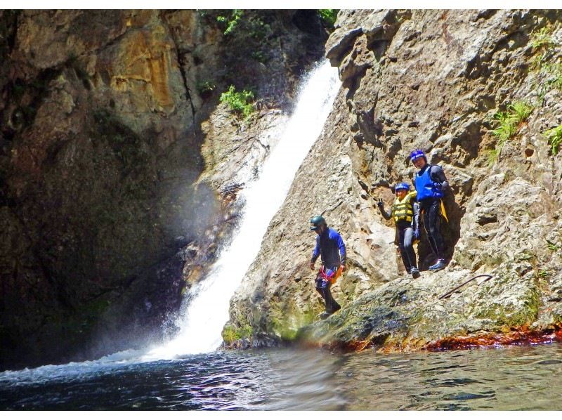 [7/19~Summer Canyoning] Challenge the waterfall! Cool and refreshing! <Free pick-up available> 9/18 is 39 Dayの紹介画像