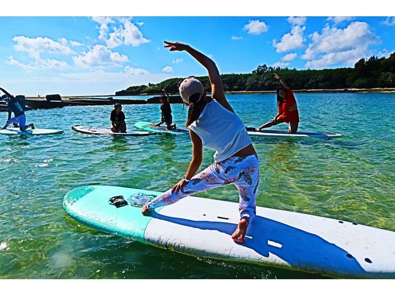 【沖縄・奥武島】"1組のみ"ガイド完全貸し切り！SUP YOGA体験、器材レンタル無料、写真プレゼント！の紹介画像