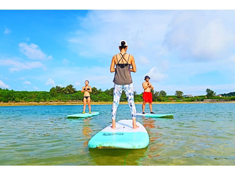 【沖縄・奥武島】"1組のみ"ガイド完全貸し切り！SUP YOGA体験、器材レンタル無料、写真プレゼント！の紹介画像