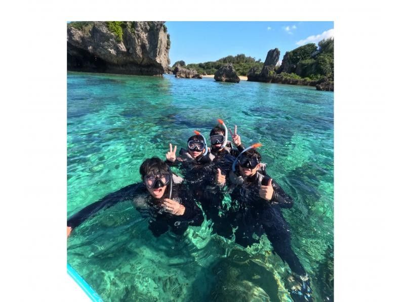 【沖縄・恩納村】【初心者・当日予約OK】写真データ無料｜沖縄の海で安心して楽しめるSUP体験（昼・夕日&星空）の紹介画像