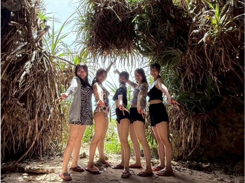 昼・夜の選択制【沖縄・恩納村】【写真データ無料】当日予約OK・SUP &シュノーケルのお得なプラン！初心者も安心して楽しめるSUP体験の紹介画像