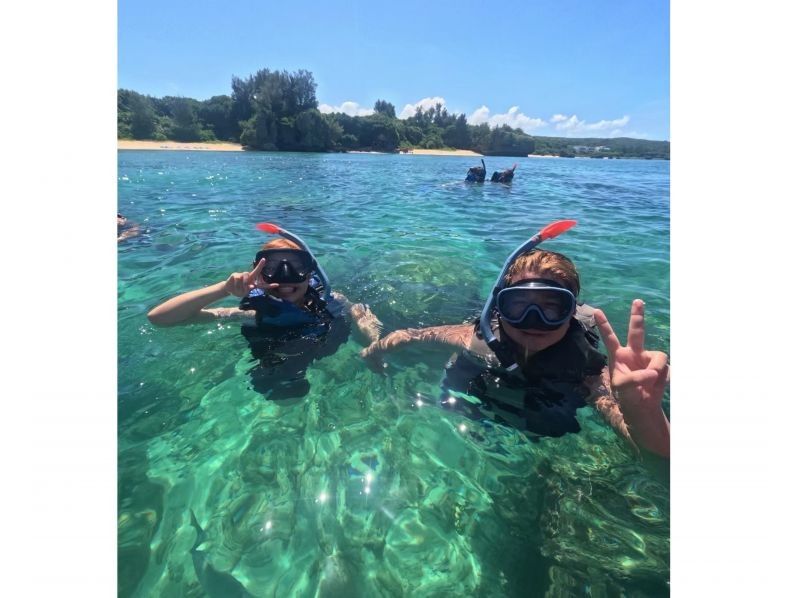 【沖縄・恩納村】【初心者・当日予約OK】写真データ無料｜沖縄の海で安心して楽しめるSUP体験（昼・夕日&星空）の紹介画像