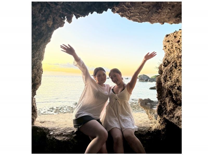 【沖縄・恩納村】【初心者・当日予約OK】写真データ無料｜沖縄の海で安心して楽しめるSUP体験（昼・夕日&星空）の紹介画像