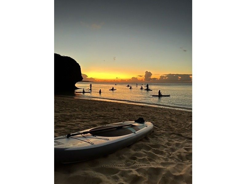 当日予約大歓迎！写真無料【沖縄・恩納村】①お得なSUP＆シュノーケルツアー②絶景サンセット&星空SUPツアー①・②のお好きなプランを選択！の紹介画像