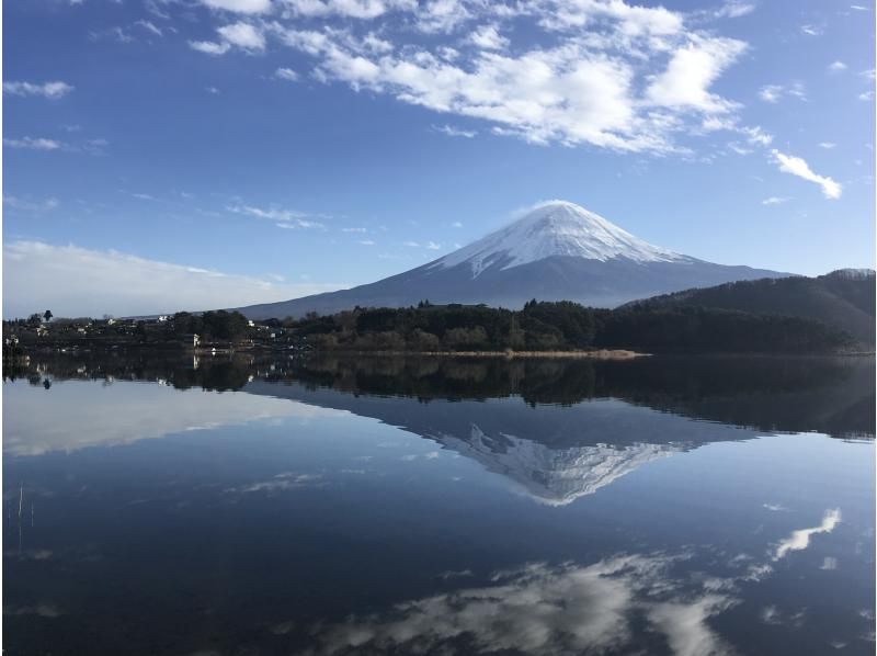 【山梨・河口湖】秋の夕暮れの気持ちいい時間帯 ♪ 湖上から優雅に富士山と自然を満喫！カナディアンカヌー体験！の紹介画像