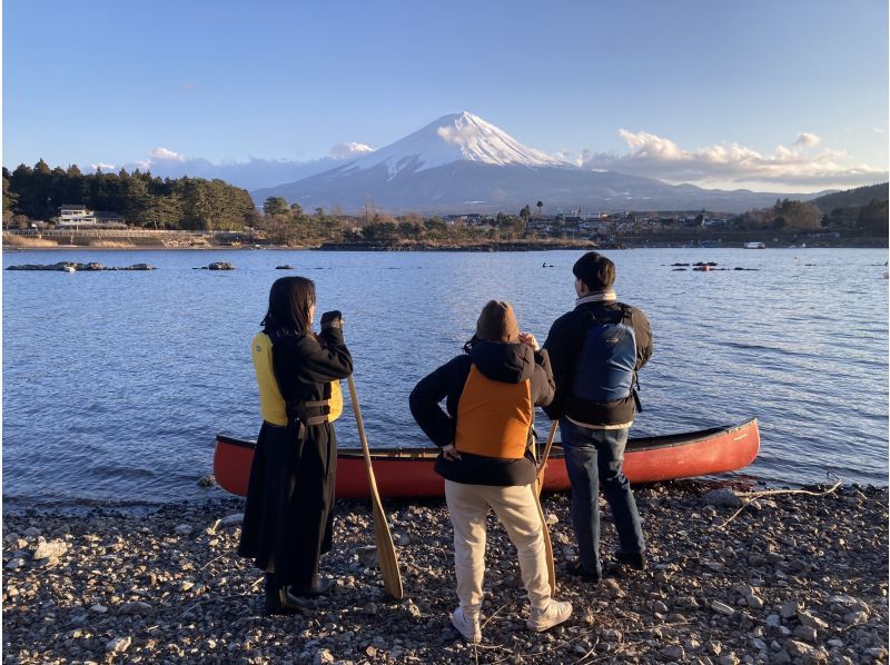 【山梨・河口湖】夕暮れの気持ちいい時間帯 ♪ 湖上から優雅に富士山と自然を満喫！カナディアンカヌー体験！の紹介画像