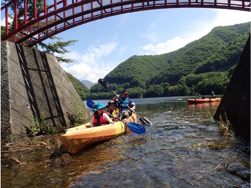 【カヌー半日ツアー】せっかくやるなら長いほうが良い！という方におススメ。1グループ貸切ツアーなので安心♪の紹介画像