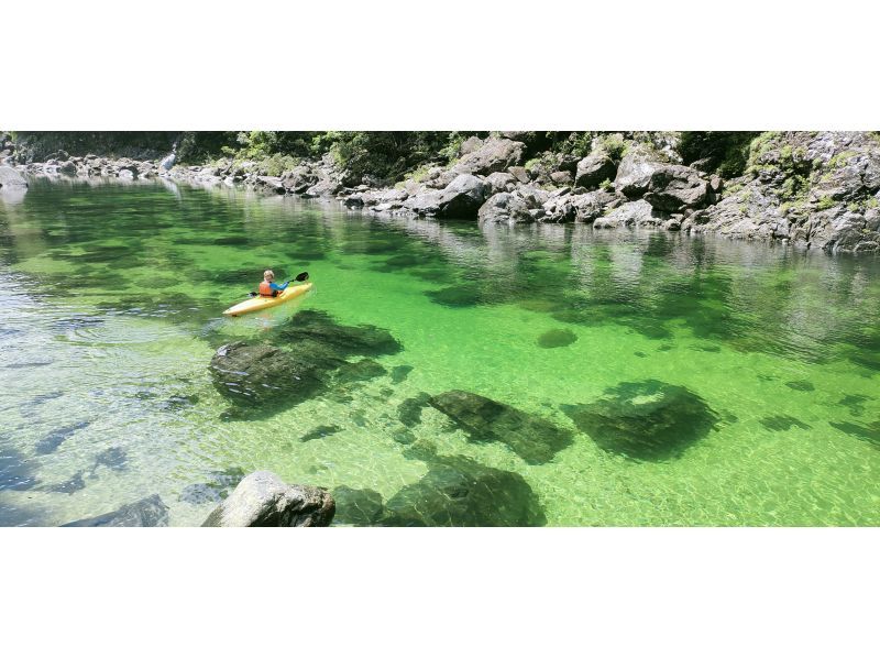 【屋久島・カヤック】のんびりゆったり半日ツアー・女性インストラクター・写真＆動画プレゼント♪の紹介画像