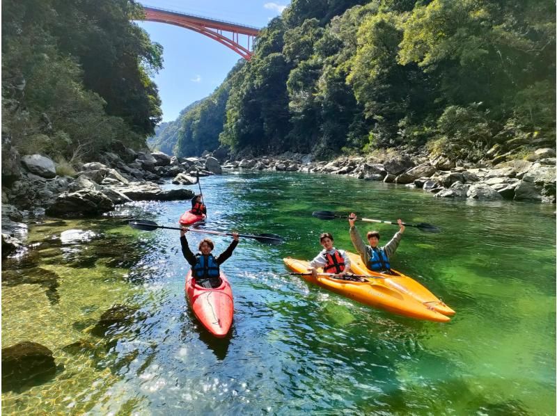 【屋久島・カヤック】のんびりゆったり半日ツアー・女性インストラクター・写真＆動画プレゼント♪の紹介画像