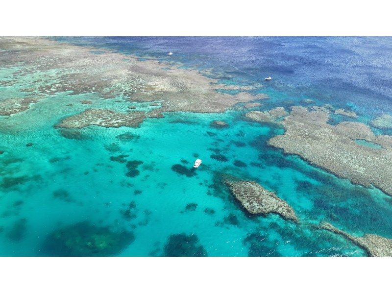 [Miyakojima/Irabujima] Tour on a glass board! A plan that includes the popular Blue Cave & sea turtle snorkeling + a spectacular view! ★Free photo data gift!の紹介画像