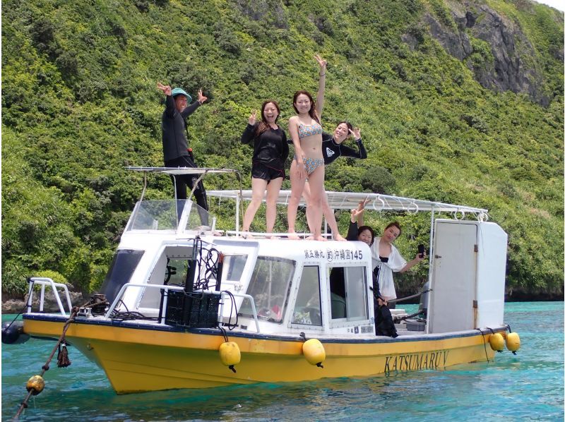 [Miyakojima/Irabujima] Tour on a glass board! A plan that includes the popular Blue Cave & sea turtle snorkeling + a spectacular view! ★Free photo data gift!の紹介画像