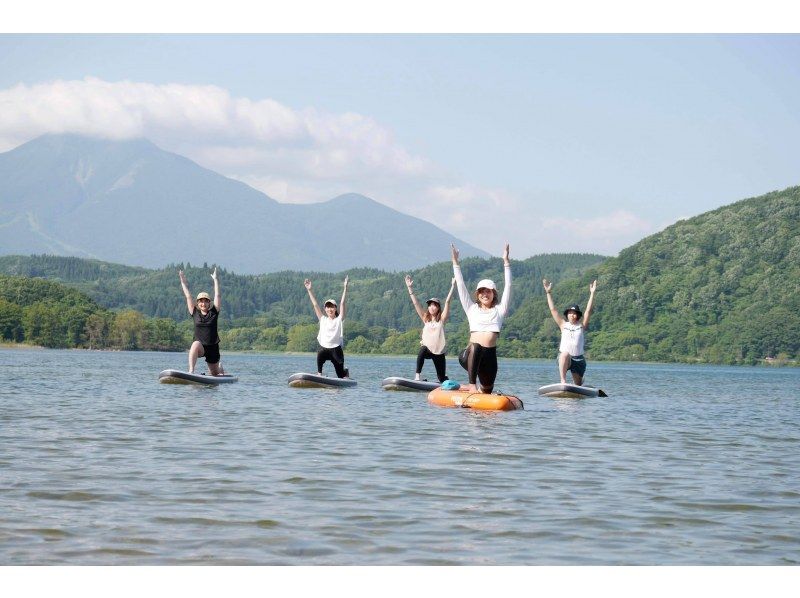 [福島/豬苗代湖] SUP瑜珈私人課程最多可容納4人！我的心在豬苗代湖，眼前有磐梯山。の紹介画像