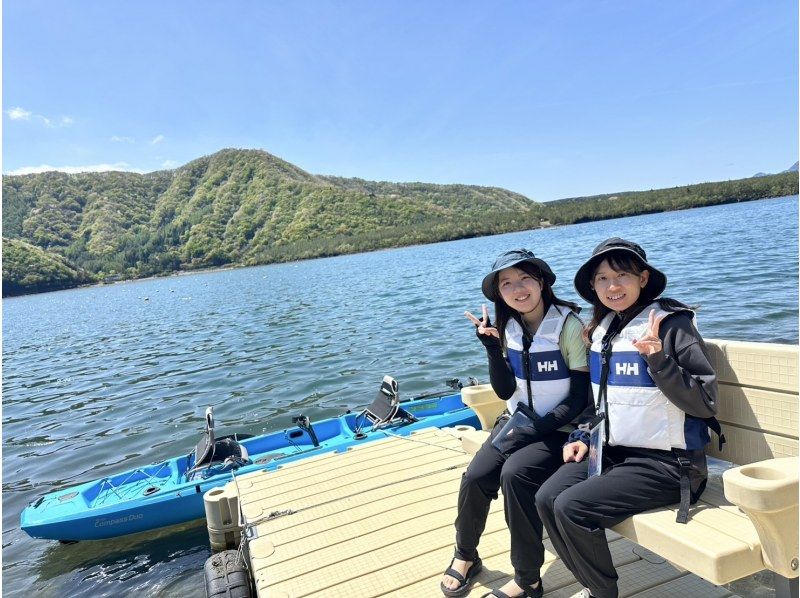【山梨・西湖】誰でも簡単に乗れる2人乗り足漕ぎカヤック「Compass Duo（コンパス・ドュオ） 60分レンタル」の紹介画像