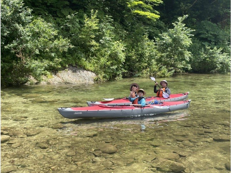 [群马水上町]奥利根湖一日游独木舟之旅！沉浸在大自然中的特别时光！享受被称为“小加拿大”的风景の紹介画像