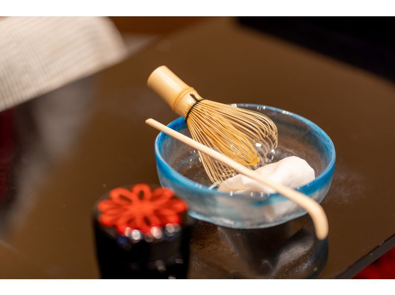 【京都・中京区】裏千家流の伝統的な作法に従い楽しくおいしい抹茶を点てステキに抹茶を飲む体験の紹介画像