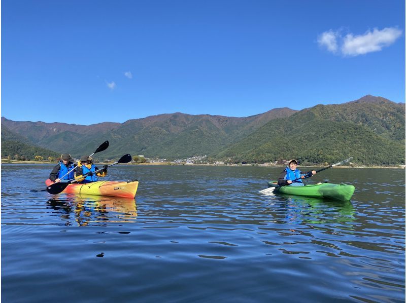 [Yamanashi/Lake Kawaguchi] Autumn leaves season has arrived! Kawaguchiko walking course where you can feel the autumn from the top of the lake. Beginners and children will be well supported by the guide!の紹介画像