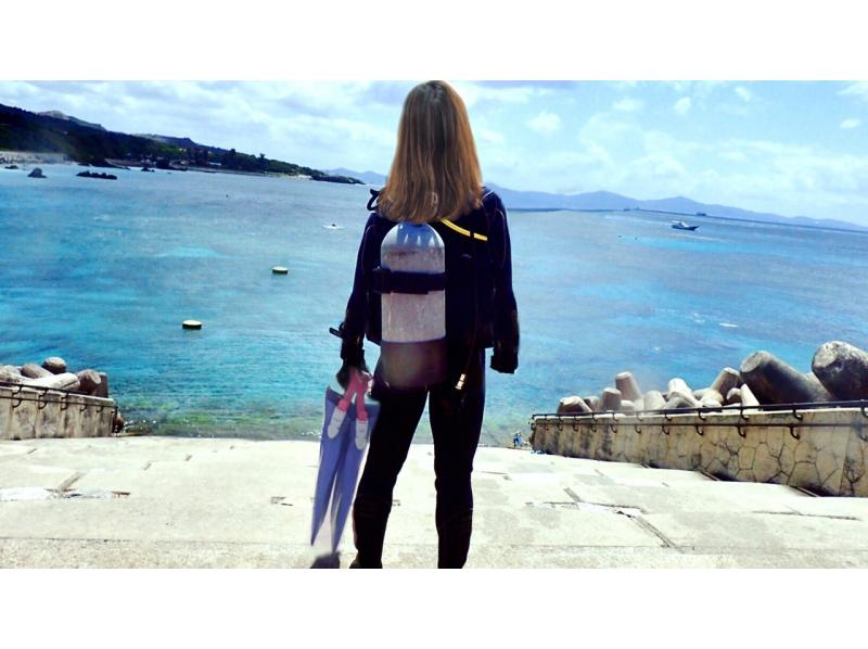 【沖縄・恩納村】《送迎 可能》【SDIアドバンスドアドベンチャーダイバー 】 教材 事前学習+海洋講習 2日間 ※送迎 範囲ありの紹介画像