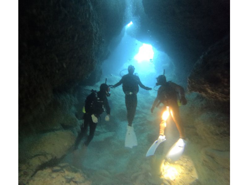 【沖縄・恩納村】《送迎 可能》【SDIアドバンスドアドベンチャーダイバー 】 教材 事前学習+海洋講習 2日間 ※送迎 範囲ありの紹介画像