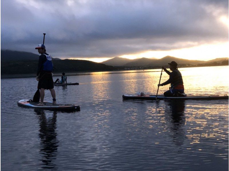 [Mt. Fuji / Lake Yamanaka] Beginners are welcome! SUP experience at Lake Yamanaka <90 minutes course> With children! Participation is OK from 10 years old! You can experience your dog together!の紹介画像