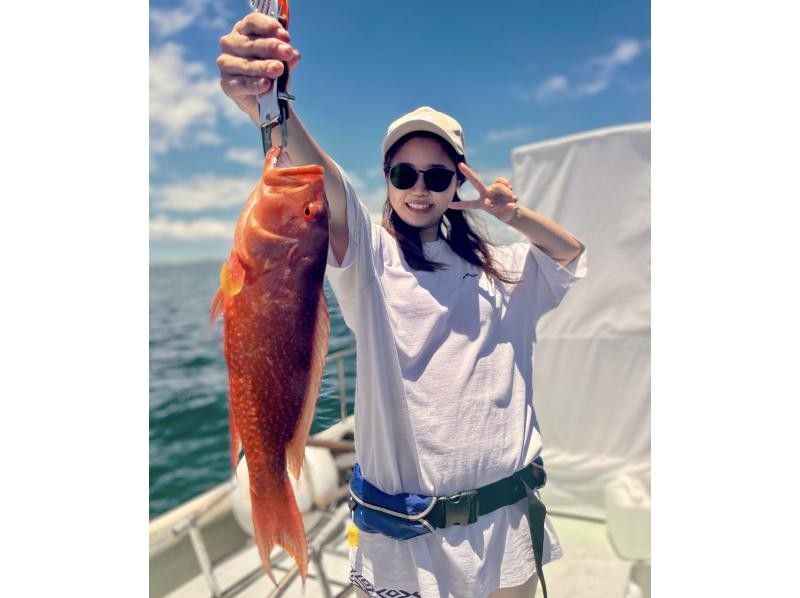 SALE! [Ishigakijima・Private Boat] Beginners welcome! If you're not sure what to do, try this ✨ Half-day fishing tour | Aim for island fish and high-quality fish! A private fishing experience that you can enjoy casually with your family and friendsの紹介画像