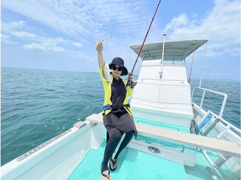 SALE! [Ishigakijima・Fully Private Boat Rental] Limited time offer ⭕️ If you're not sure what to do, this is it! Half-day bait fishing tour! Since it's a private boat, you can enjoy it with your family and friends without worrying about anything!の紹介画像
