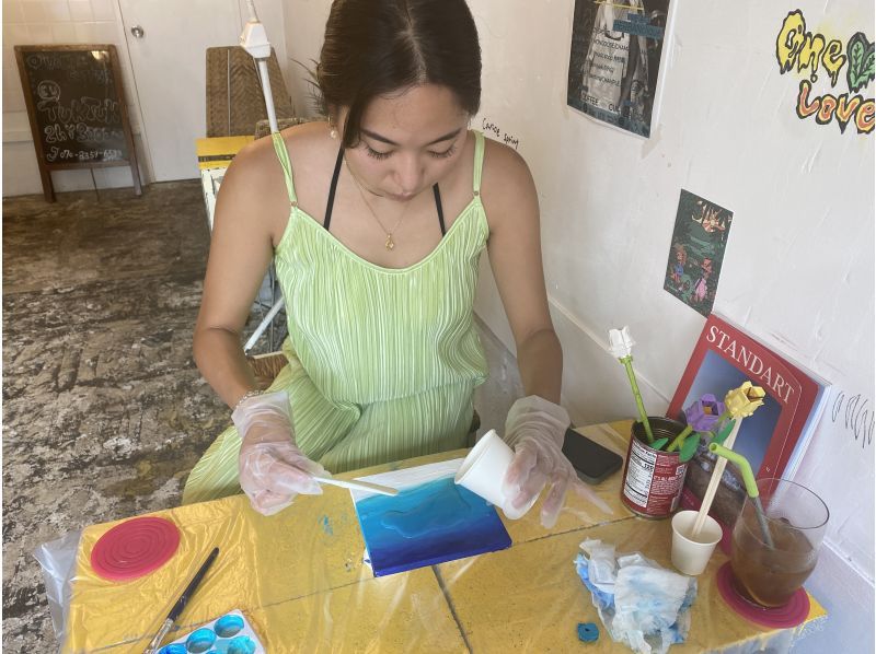 【石垣島・体験】思い出の海をカタチに♡本格的なオーシャンレジンアート体験★『Ocean Art Board』おしゃれカフェでの体験！の紹介画像