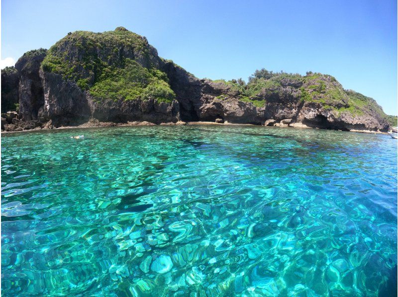 【沖縄・読谷村】《送迎可能》ジンベイザメと会う＆青の洞窟を冒険する２ボートファンダイビング！※送迎範囲ありの紹介画像
