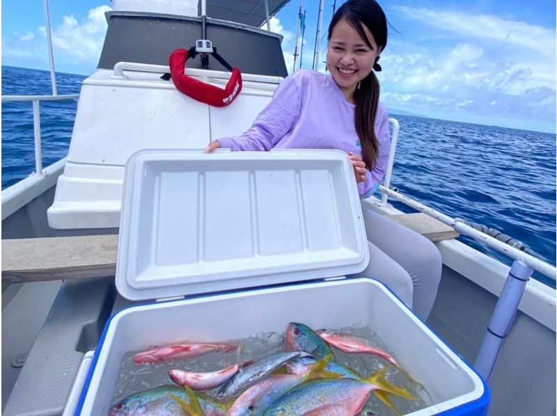 【石垣島・竹富島】貸切船でのんびりサビキ釣り体験｜貸切ボートで竹富島周辺ポイントへ！の紹介画像