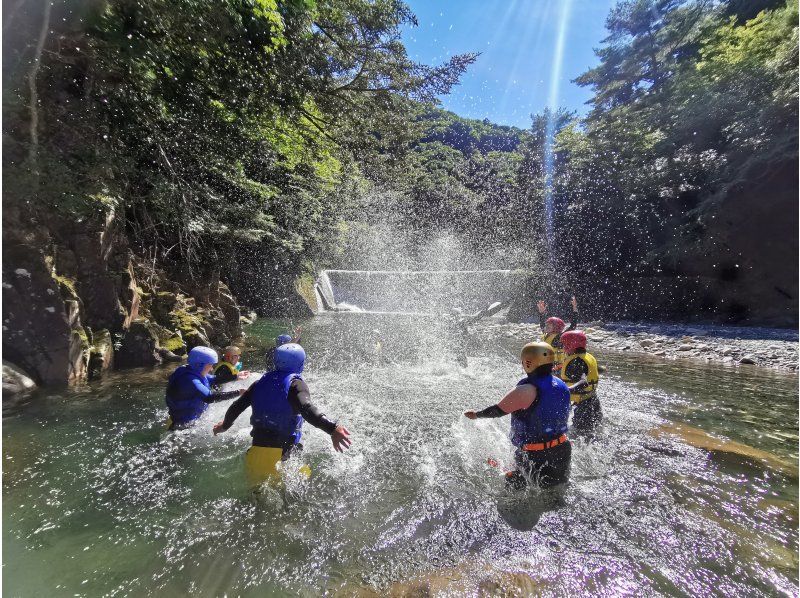 [Shiga/Higashiomi City] Meet at 10:00! Plenty of tour time! ! Canyoning tour 1day where you can enjoy anywhere in the superb viewの紹介画像