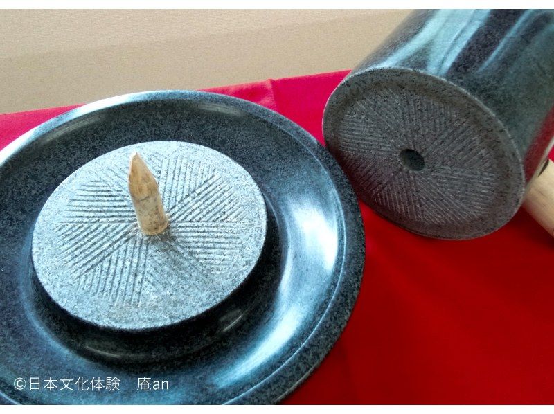 【東京・神田】自分で点てるお点前体験（ひき茶の実演付）【素敵なお茶の世界へようこそ！】の紹介画像