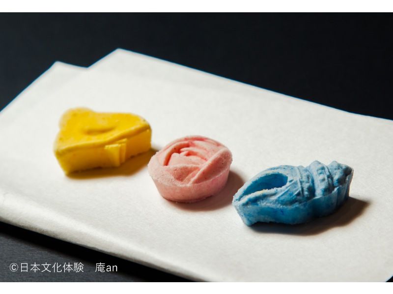 【東京・神田】【自分で作る抹茶３点体験コース】お抹茶とお干菓子＆和菓子作り体験の紹介画像