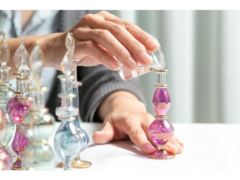 東京・門前仲町｜エジプトガラス瓶つき 10mL オードパルファン作り体験（平日プラン）の紹介画像