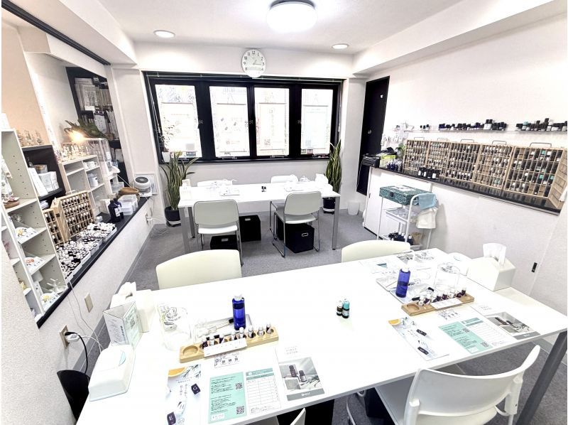 東京・門前仲町｜エジプトガラス瓶つき 10mL オードパルファン作り体験（平日プラン）の紹介画像