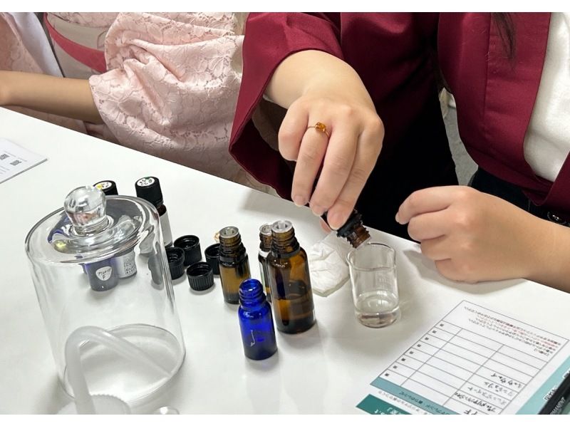 東京・門前仲町｜エジプトガラス瓶つき 10mL オードパルファン作り体験（平日プラン）の紹介画像
