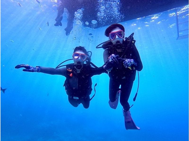 【恩納村青の洞窟⭐️雨天開催！】１人からOK！★貸切体験ダイビング★女性スタッフ在籍★当日予約、手ぶらで参加OK！シャワー、ドライヤー完備！の紹介画像