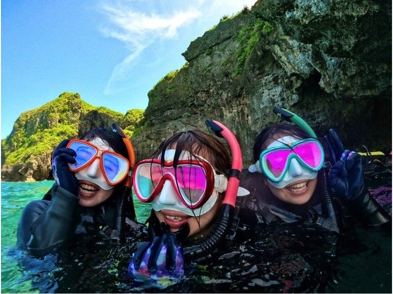 [2 hours 1 group fully reserved snorkeling/Okinawa/Onna Village/Blue Cave] Many female staff members ★GOPRO free photographyの紹介画像