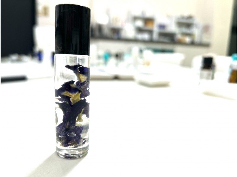 東京・門前仲町｜自分だけの香るハーバリウム作り！ロールオンアロマ体験＜土日祝限定＞の紹介画像