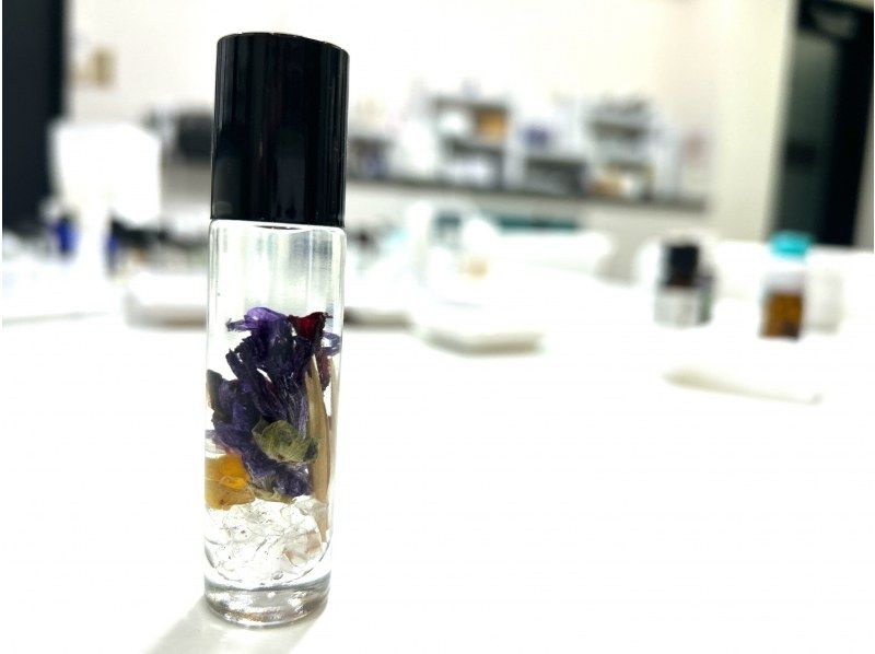 東京・門前仲町｜自分だけの香るハーバリウム作り！ロールオンアロマ体験＜土日祝限定＞の紹介画像