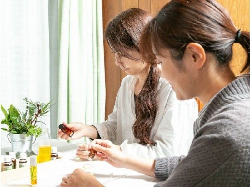 東京・門前仲町｜天然ミツロウで作るアロマハンドクリーム作り体験＜平日限定＞の紹介画像