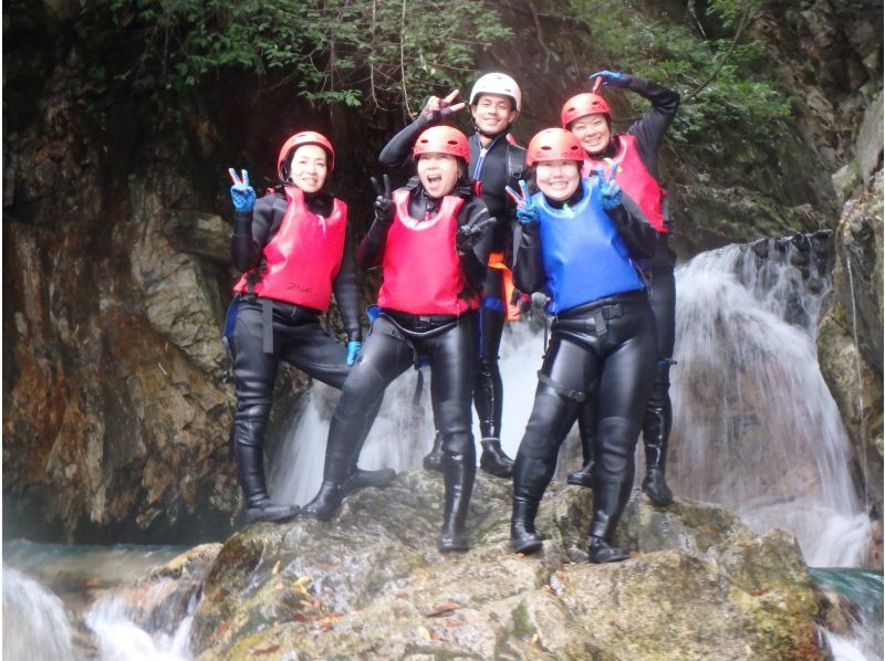 [Gunma Minakami] Half-day canyoning group discount for 10 people or more! Adventure full of nature! tour photo freeの紹介画像