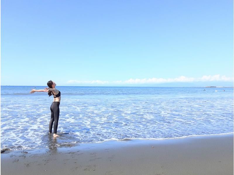 【神奈川・茅ケ崎】朝日を浴びながらプライベートビーチヨガの紹介画像
