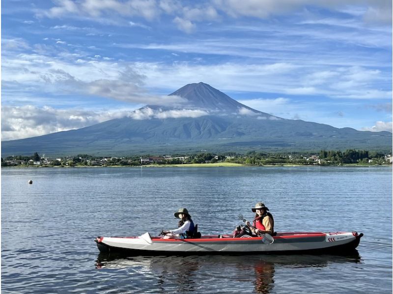 [山梨/富士五湖/河口湖]“您自己的私人计划” 乘坐皮划艇以富士山为背景在水上散步！ ☆ 富士山脚下的湖泊生态导览游の紹介画像