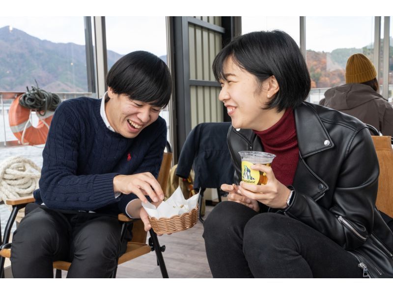 [Yamanashi Prefecture, Lake Kawaguchi] A 3-hour smelt fishing plan for families and couples! Eat smelt tempura! Experience fishing on a warm and comfortable modern dome boat!の紹介画像