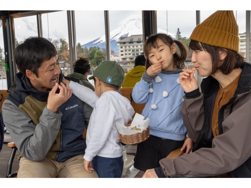 【山梨県・河口湖】ファミリー・カップル様向けワカサギ釣り3時間プラン！ワカサギの天ぷらを食べられる！暖かく快適な最新ドーム船で釣り体験！