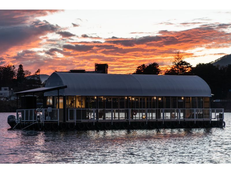 [Yamanashi Prefecture, Lake Kawaguchi] A 3-hour smelt fishing plan for families and couples! Eat smelt tempura! Experience fishing on a warm and comfortable modern dome boat!の紹介画像