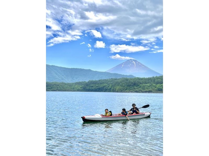 【山梨・富士五湖・西湖】「あなただけのプライベートプラン」 カヤックで透き通る湖の上から大自然観察！☆富士山の麓で湖のエコガイドツアーの紹介画像