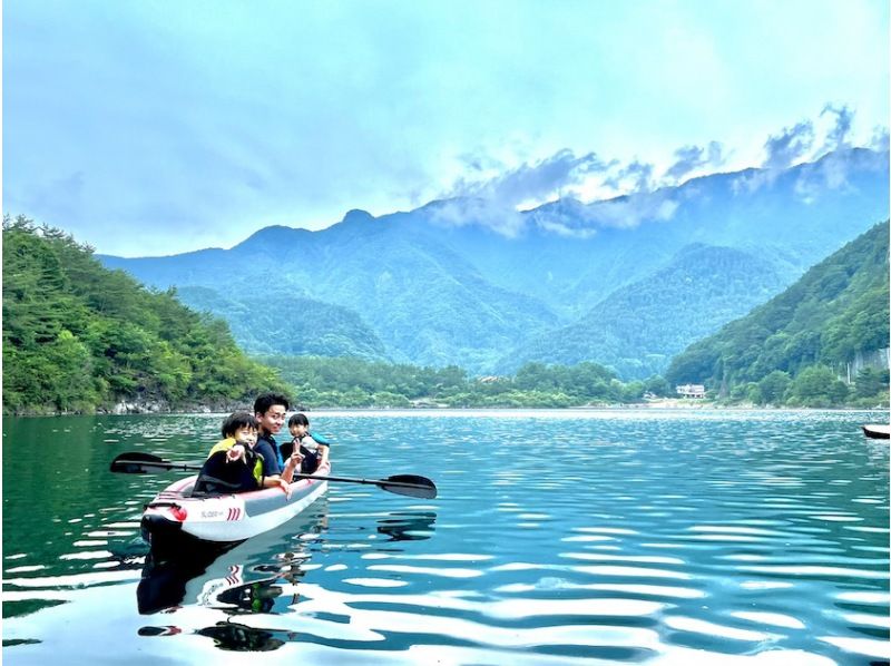 [Yamanashi/Fujigoko/Saiko] "Your own private plan" Observe nature from a clear lake with a kayak! ☆ Eco guided tour of the lake at the foot of Mt. Fujiの紹介画像