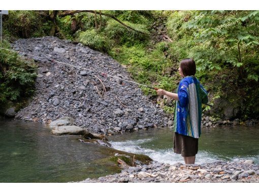 東京 奥多摩 初心者歓迎 平日格安プラン フィッシングガイドが教えるニジマス釣り 釣りたての魚をその場で食べよう アクティビティジャパン