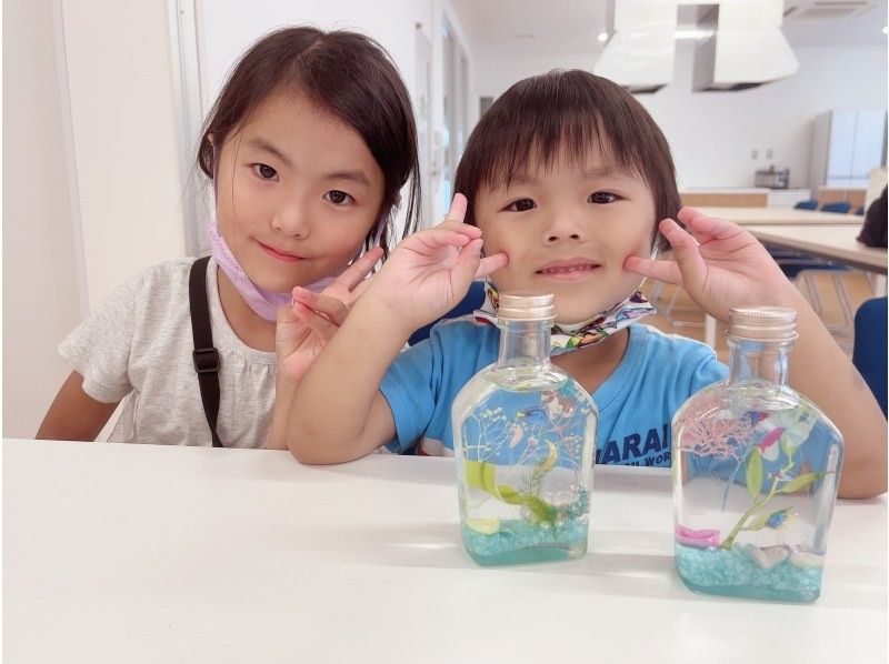 千葉・柏☆アクアハーバリウム体験♪ お子様参加OK！選べるお魚と花材でオリジナルの水族館♪夏休みの自由研究に♪の紹介画像