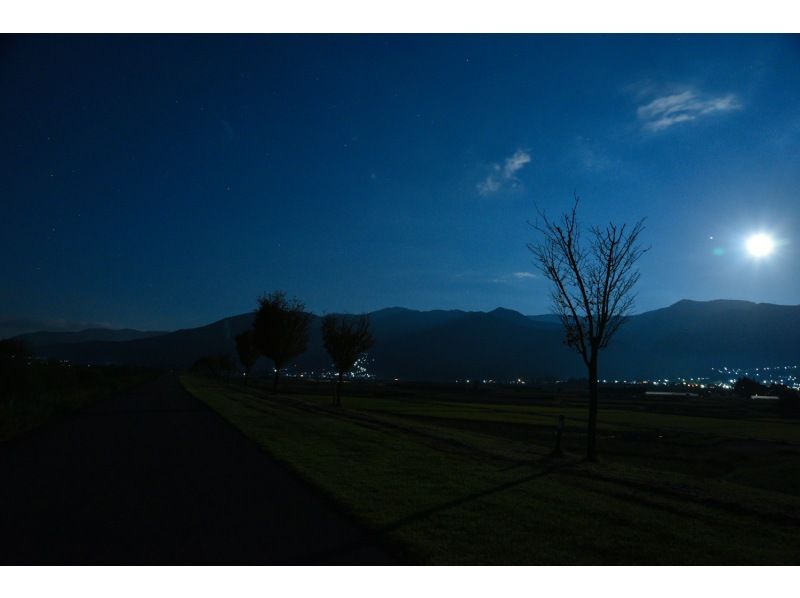 【長野・飯山】安全な堤防サイクリングロードを月光で走る　半月から満月のみの期間限定なプレミアム・ムーンライト・サイクリングナイトツアー